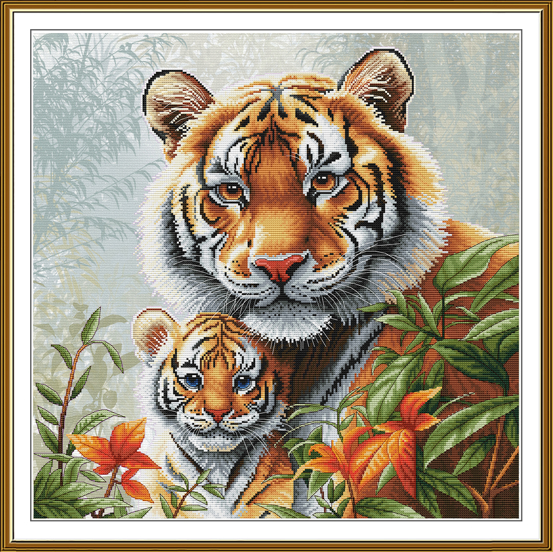 CP2370 Tigress with cub