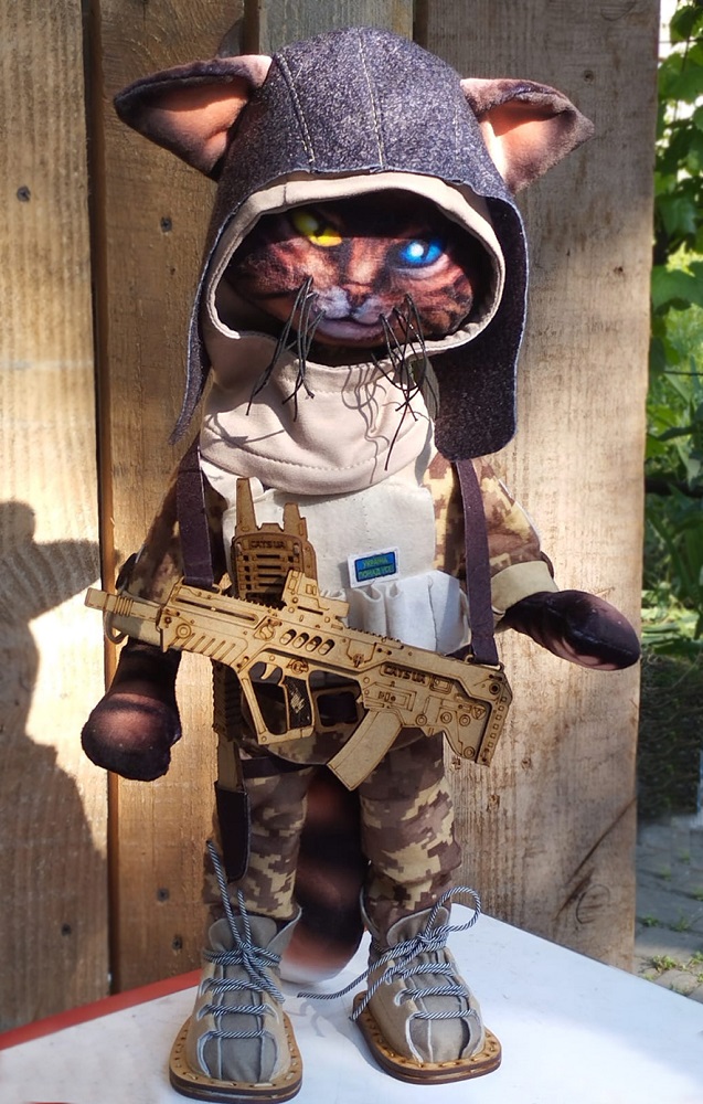 К1206 Cat Paratrooper